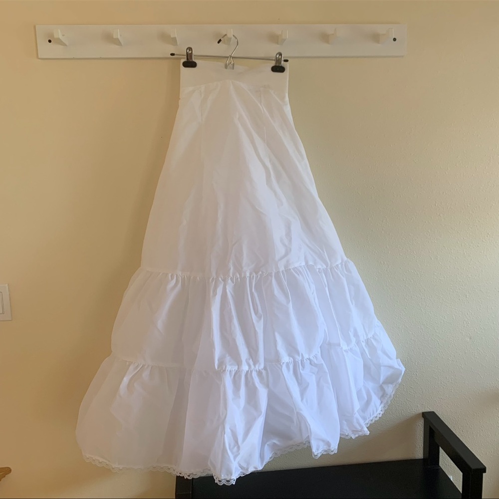 Size 4 White Bridal Petticoat Underskirt